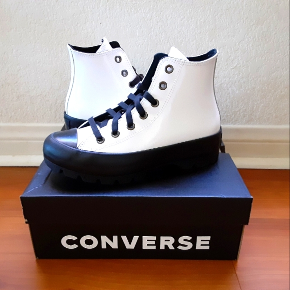 Converse - Picture 1 of 4